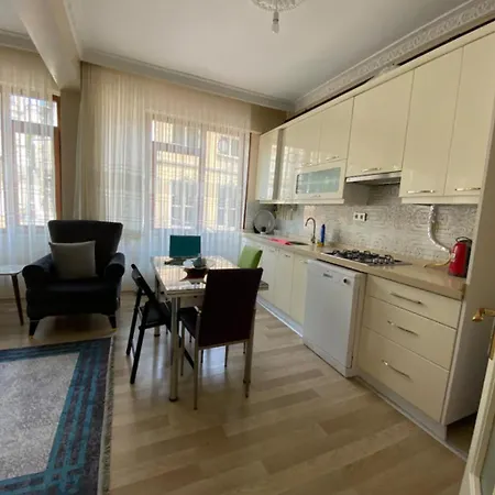 Sari Apartment *
