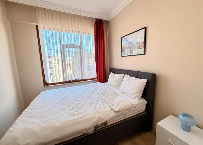 Sari * イスタンブール