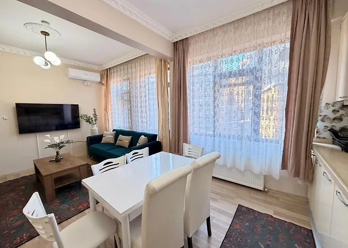 Sari * イスタンブール